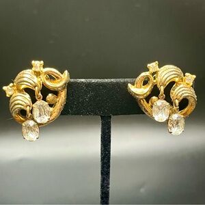 Crown Trifari Vintage Gold Tone Rhinestone Clip On Earrings
